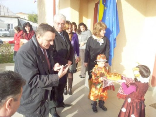 Iorguş, invitat la Zilele Şcolii Gimnaziale nr.1 din Pecineaga